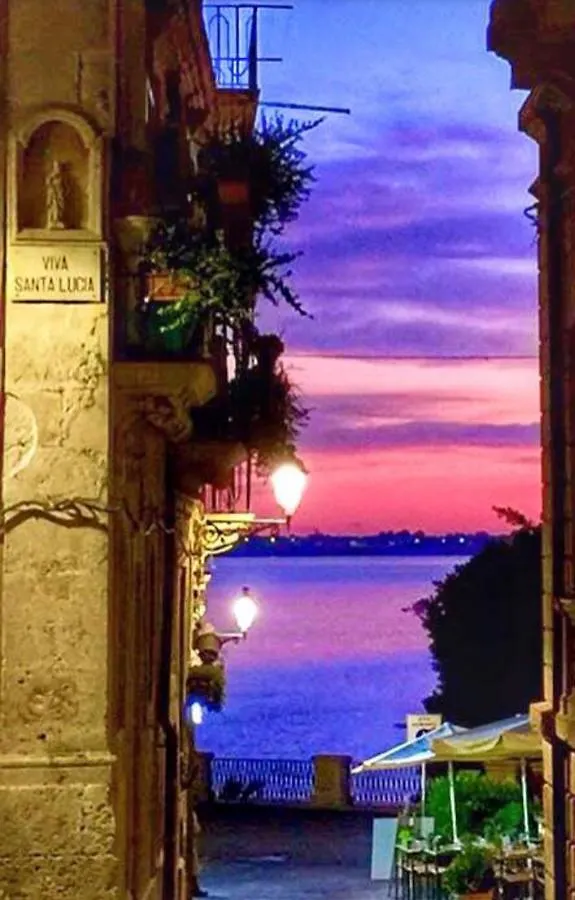 Alle Vergini Syracuse Apartment